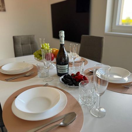 Byt Apartman 74M2 Vyhled Klid Priroda Prag Exteriör bild