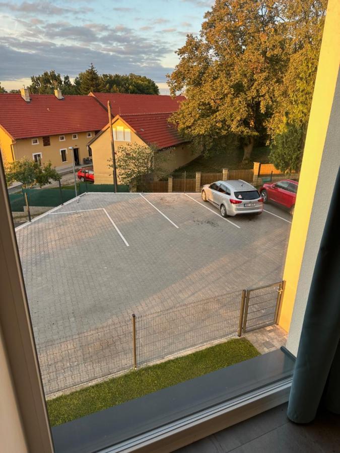 Byt Apartman 74M2 Vyhled Klid Priroda Prag Exteriör bild
